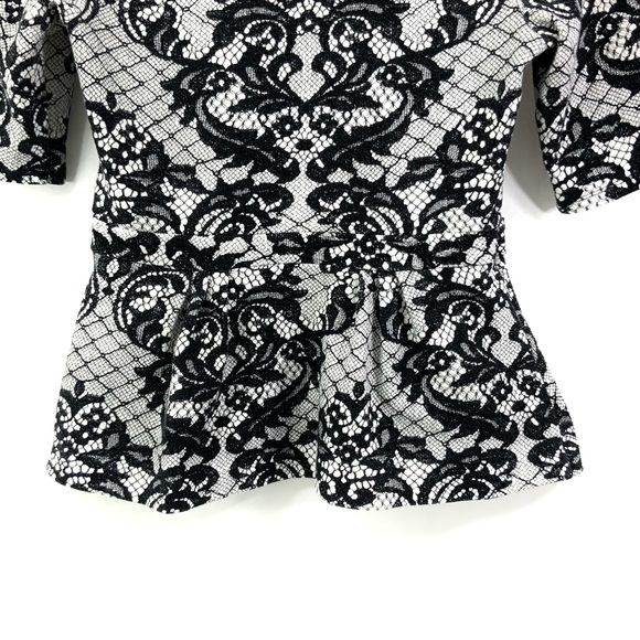 ♻️DONATED♻️ Anthro POSTMARK Short by Sleeve Top White Black Lace Print PJ27 - Picture 6 of 10